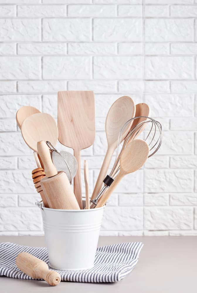 6 ways to organize your kitchen in a weekend.